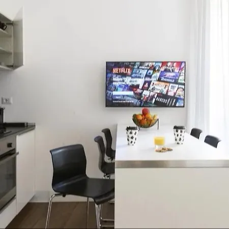 App Leoncino Design Apartment In Rome
