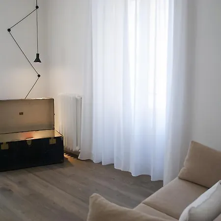 App Leoncino Design Apartment In Rome Apartment Rom