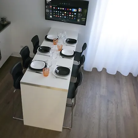 App Leoncino Design Apartment In Rome